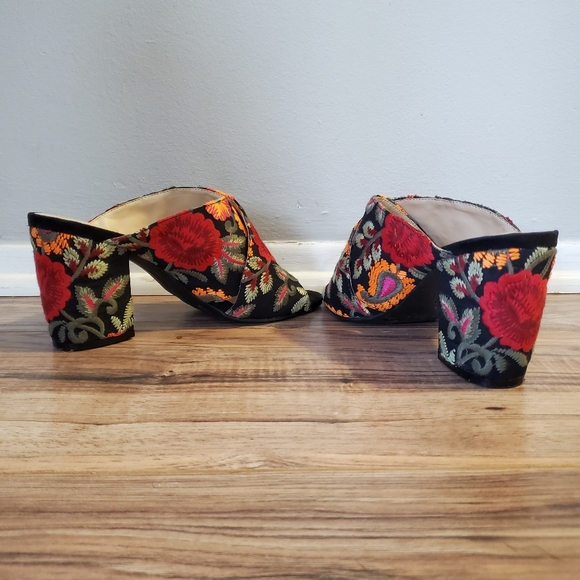 Floral paisley embroidered slip on mules - Picture 2 of 9